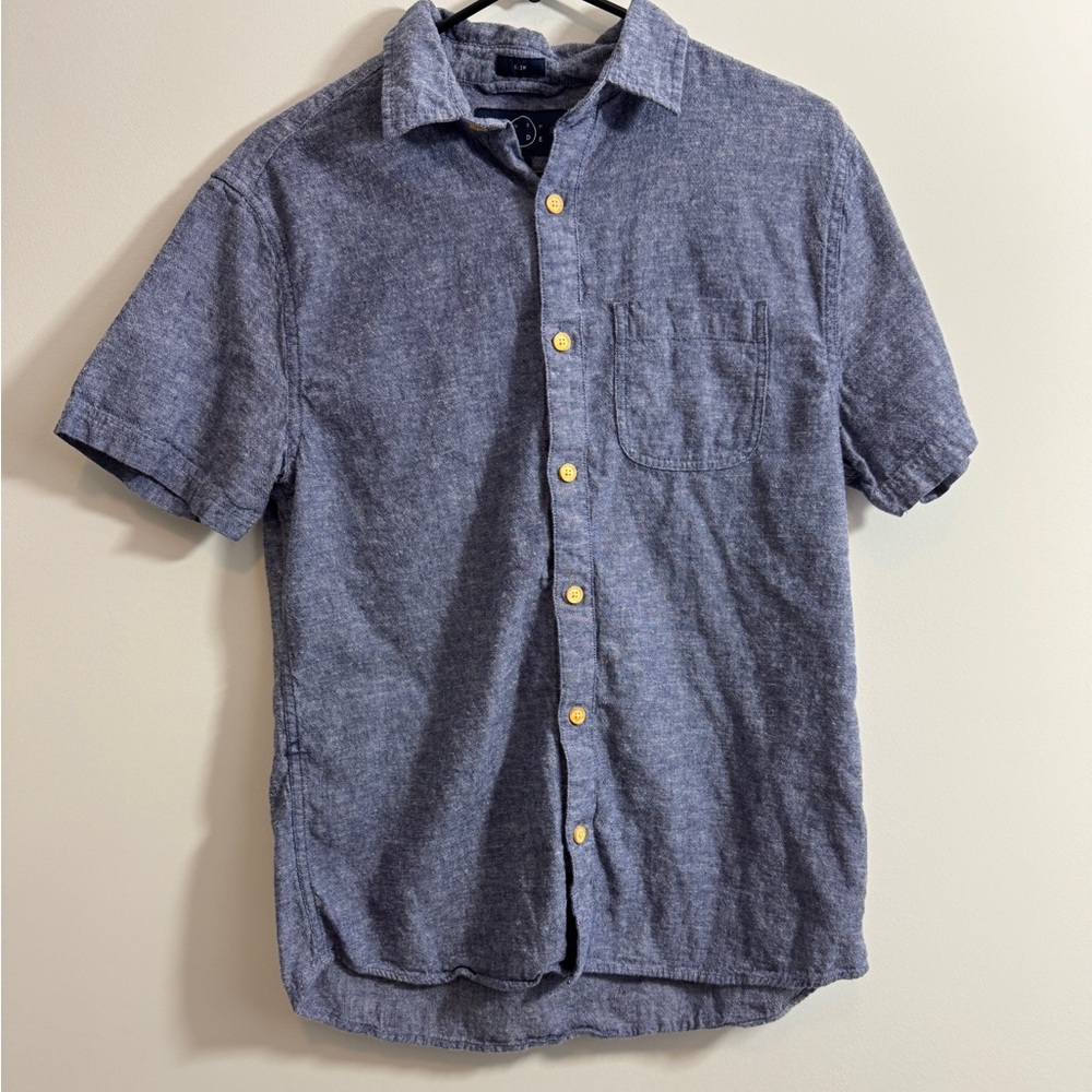 Men’s Medium Slim short Sleeve Button Up Shirt